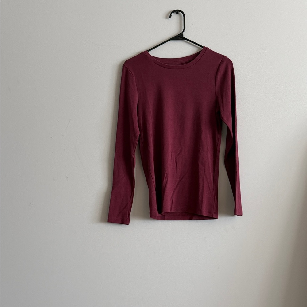 GAP Black Long-Sleeve Crew Neck Top